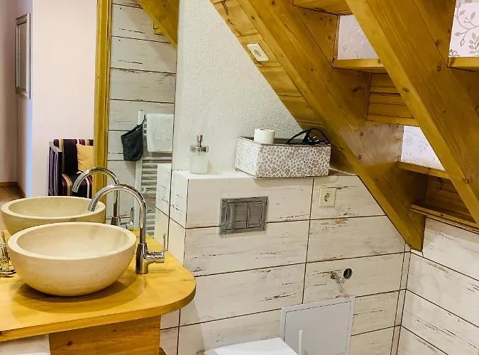 アパートホテル Egria エゲル