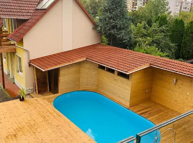 アパートホテル Egria 4*